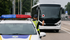 Police blocked a bus with child parishioners of the UOC from entering Pochaiv