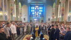 В Ровно «иерарх» ПЦУ «освятил» иконы на бронеплитах для принца Британии