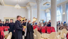 Одесская епархия раздала 1000 рюкзаков детям из нуждающихся семей