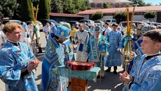 Στο Βλαντίμιρ η διωκόμενη κοινότητα του ναού της Κοιμήσεως γιόρτασε την εορτή του ναού της