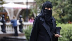 Премьер Италии предложила запретить бурки и никабы в школах