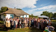 Митрополит Віктор відслужив літургію для гнаної громади УПЦ у Гречинцях
