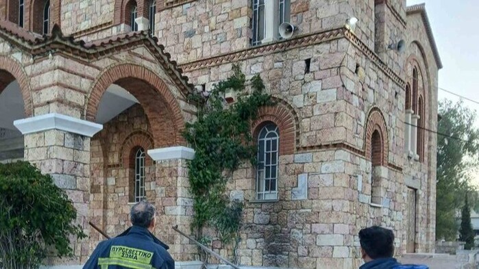 Στη Δάφνη άγνωστοι έβαλαν φωτιά σε ναό. Φωτογραφία: orthodoxia.info