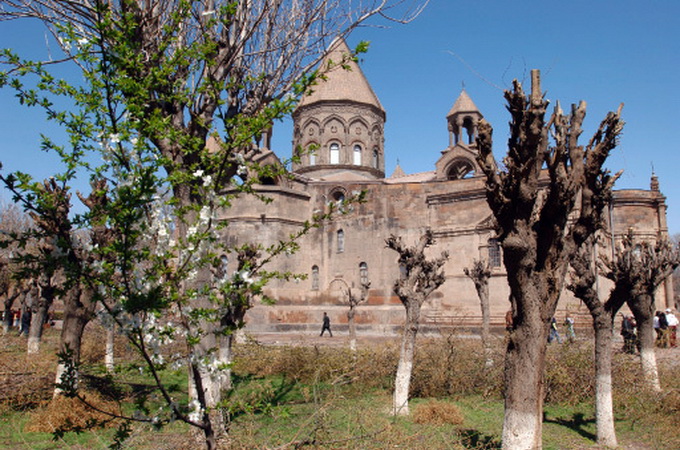 Унікальний Місяцеслов 1625 року передали Церкві Вірменії