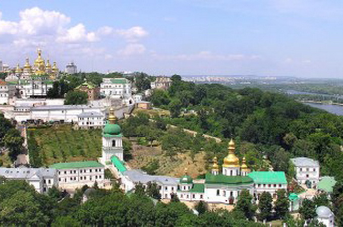 На молодіжці в Лаврі обговорили покаяння на прикладі апостолів Петра і Павла