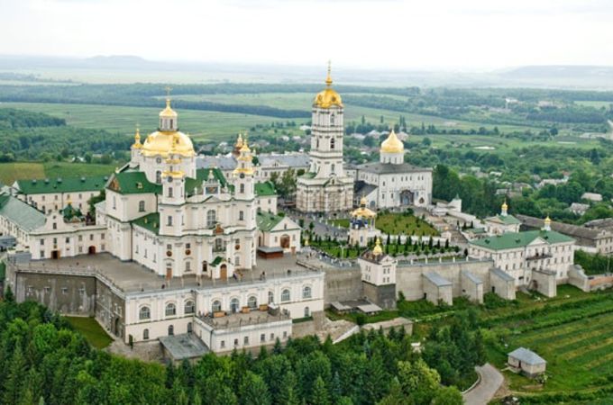 Deputies of Ternopol regional council want to check legal transfer of Pochaev Lavra to UOC