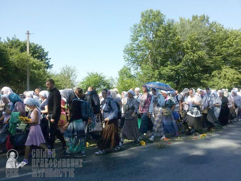 Всеукраїнський Хресний хід - 2016: від Почаєва до Острога фото 3