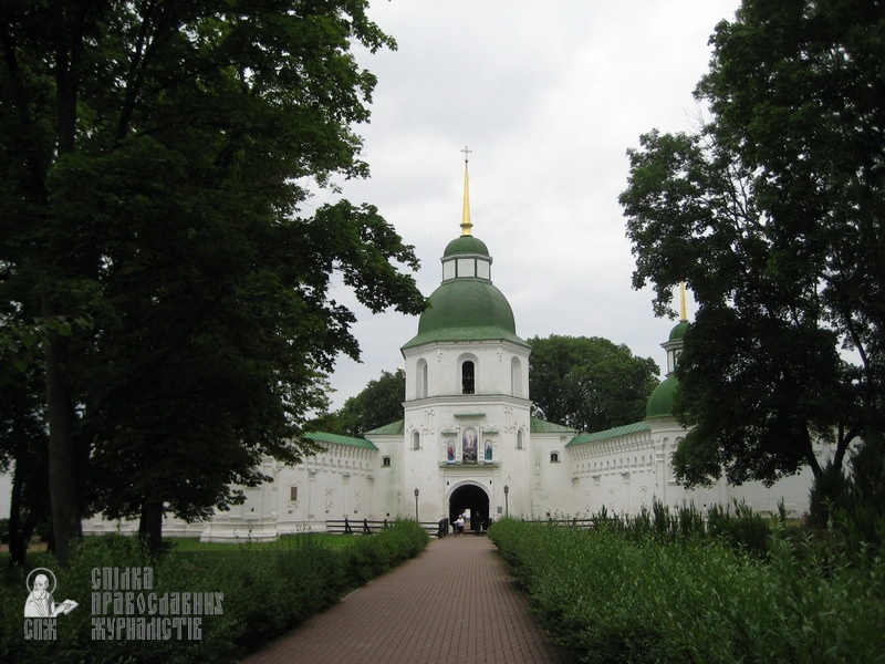 Спасо-Преображенский монастырь в городе Новгород-Северский (XI век) фото 10