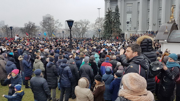 Молебен у Десятинного монастыря и акция радикалов (ПРЯМАЯ ТРАНСЛЯЦИЯ) фото 8