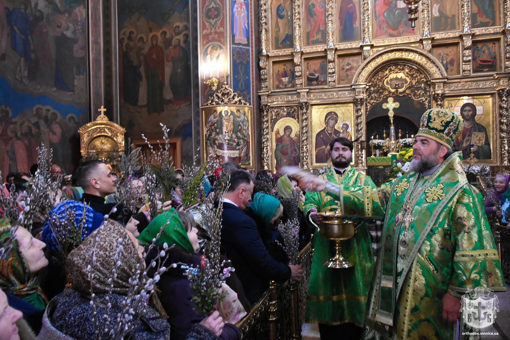 Тисячі вірних УПЦ в усіх містах країни відзначили Вербну неділю фото 5