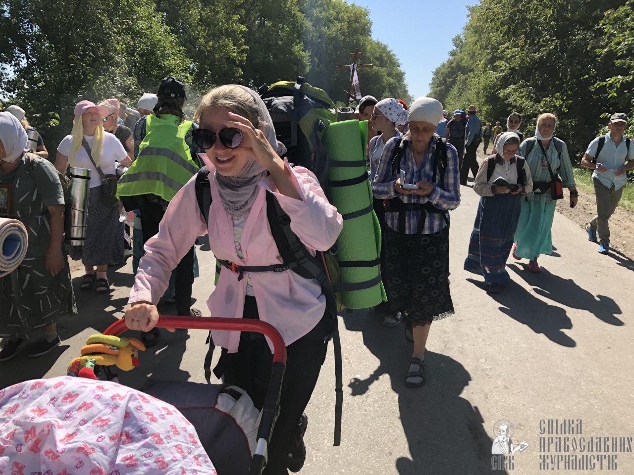 Сказання про хрестохідців, що до Богородиці йдуть, або Чому йде хресна хода фото 5