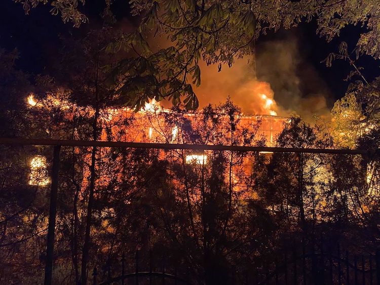 Хто і що стоїть за підпалами православних монастирів і храмів фото 4