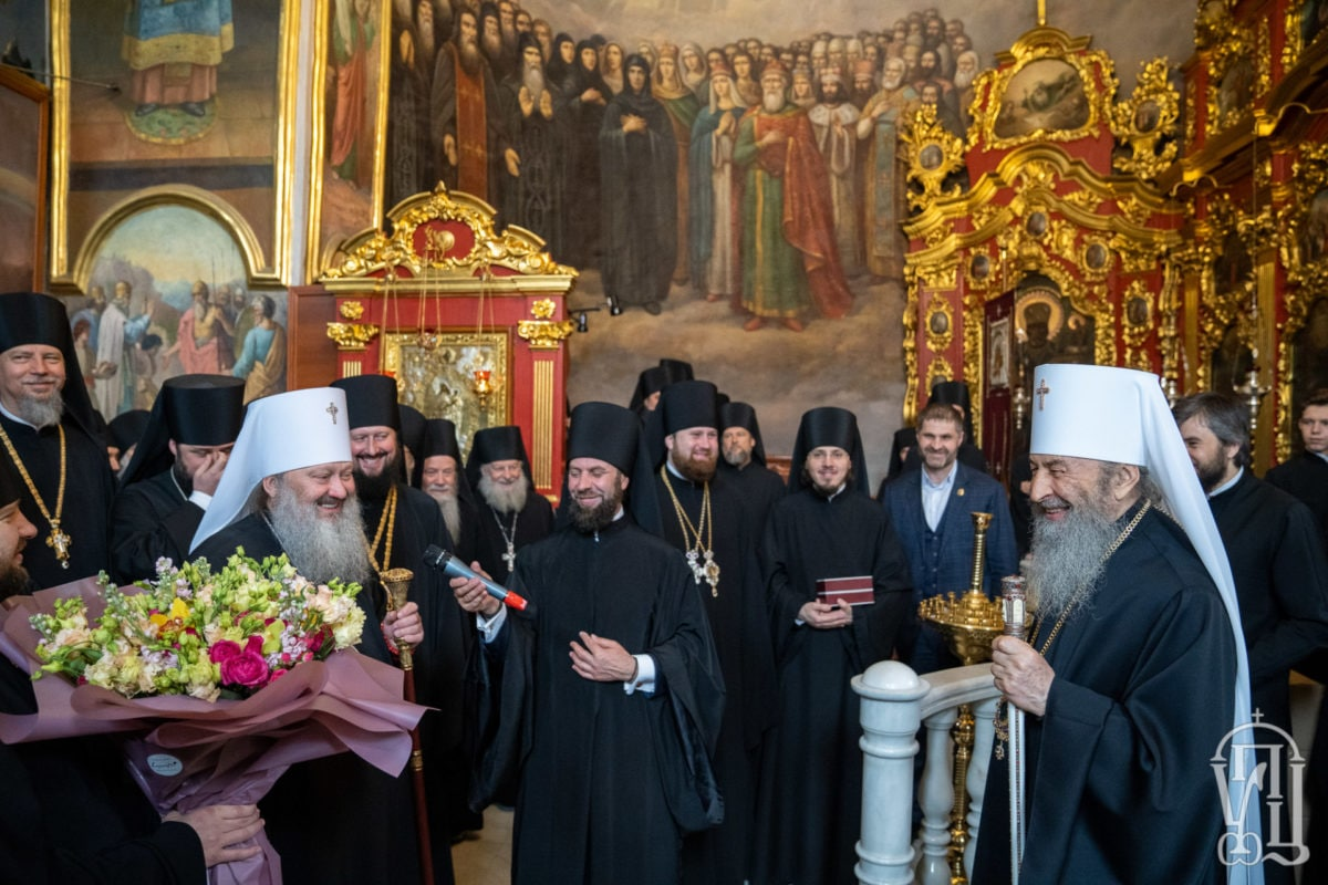 Паства УПЦ поздравила Блаженнейшего Митрополита Онуфрия с Пасхой Христовой фото 1