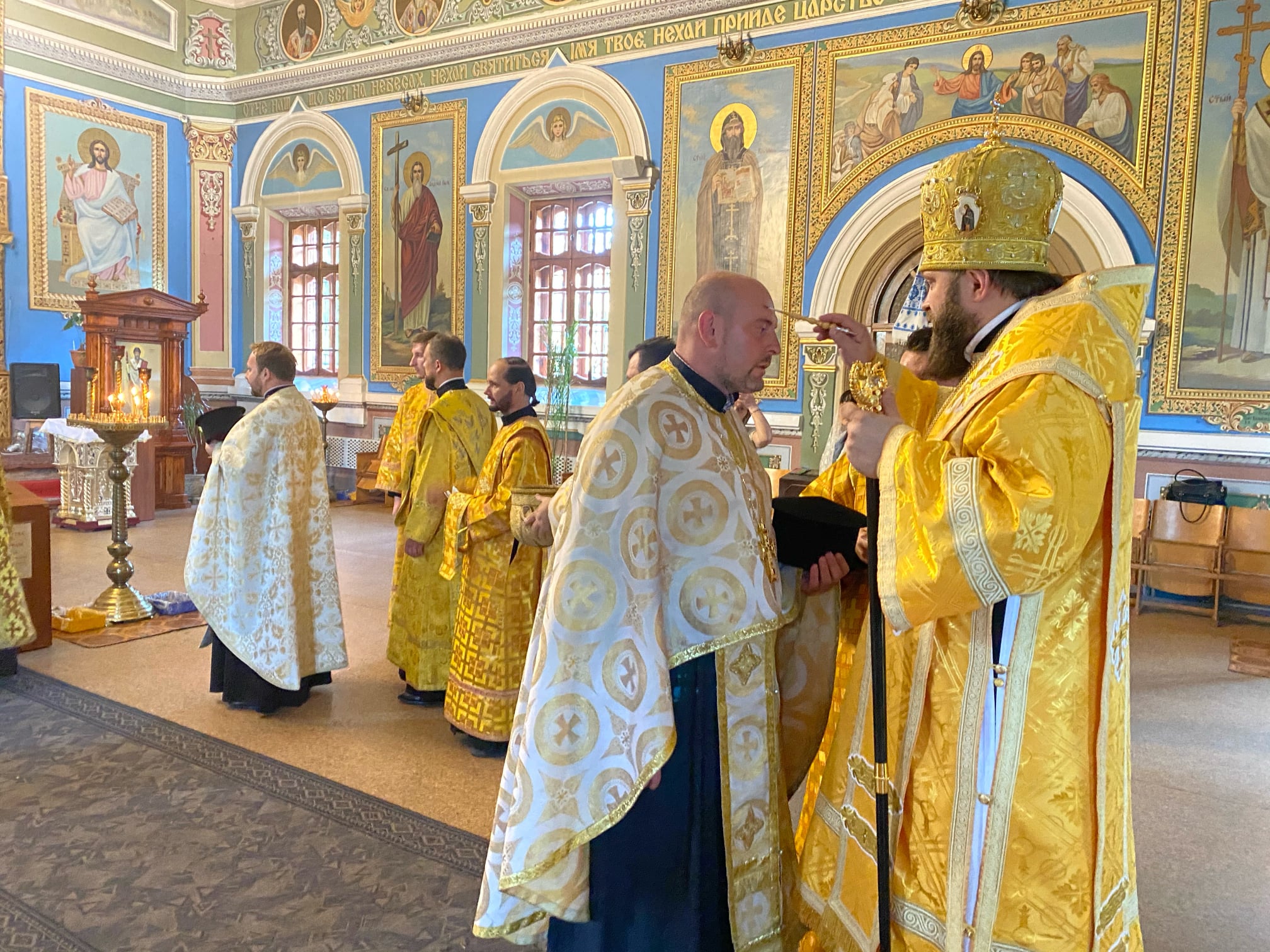 Цікава соціологія або Чому підтримка ПЦУ зростає, а молитися нікому фото 2