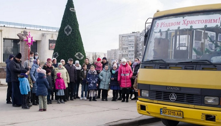 В епархиях УПЦ проходят традиционные «Митрополичьи елки» фото 5