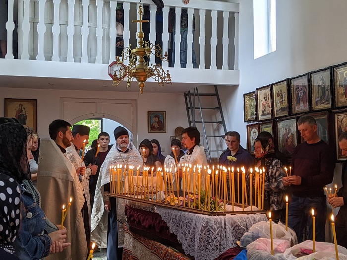 У п'яти єпархіях УПЦ відспівали дев'ятьох воїнів фото 2