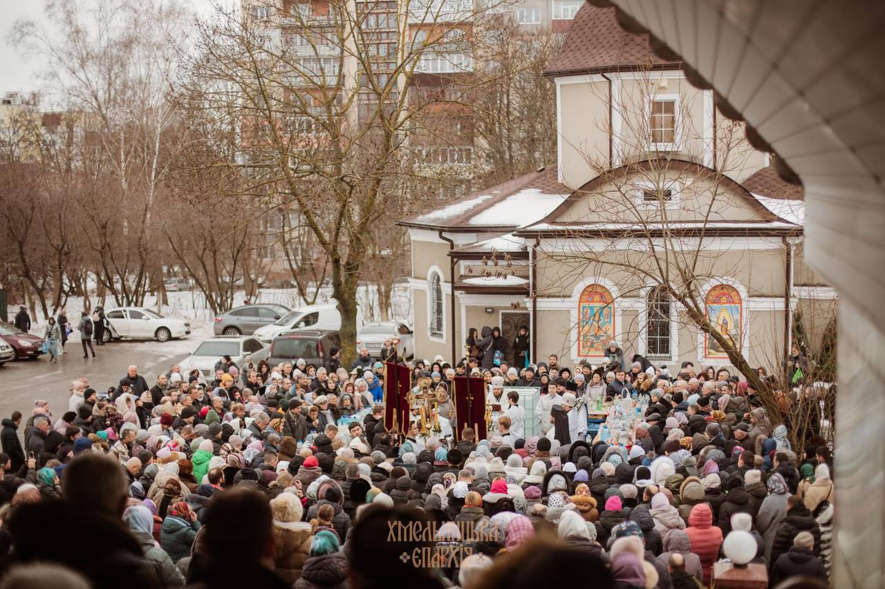 Віра «по-новому»: Миколайчик і Christmas VS святителя Миколая та Різдва фото 2