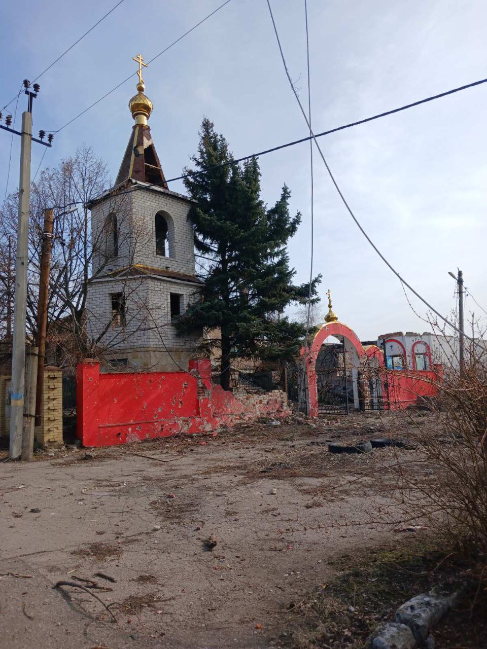 UOC shows destroyed churches of Donbas фото 3