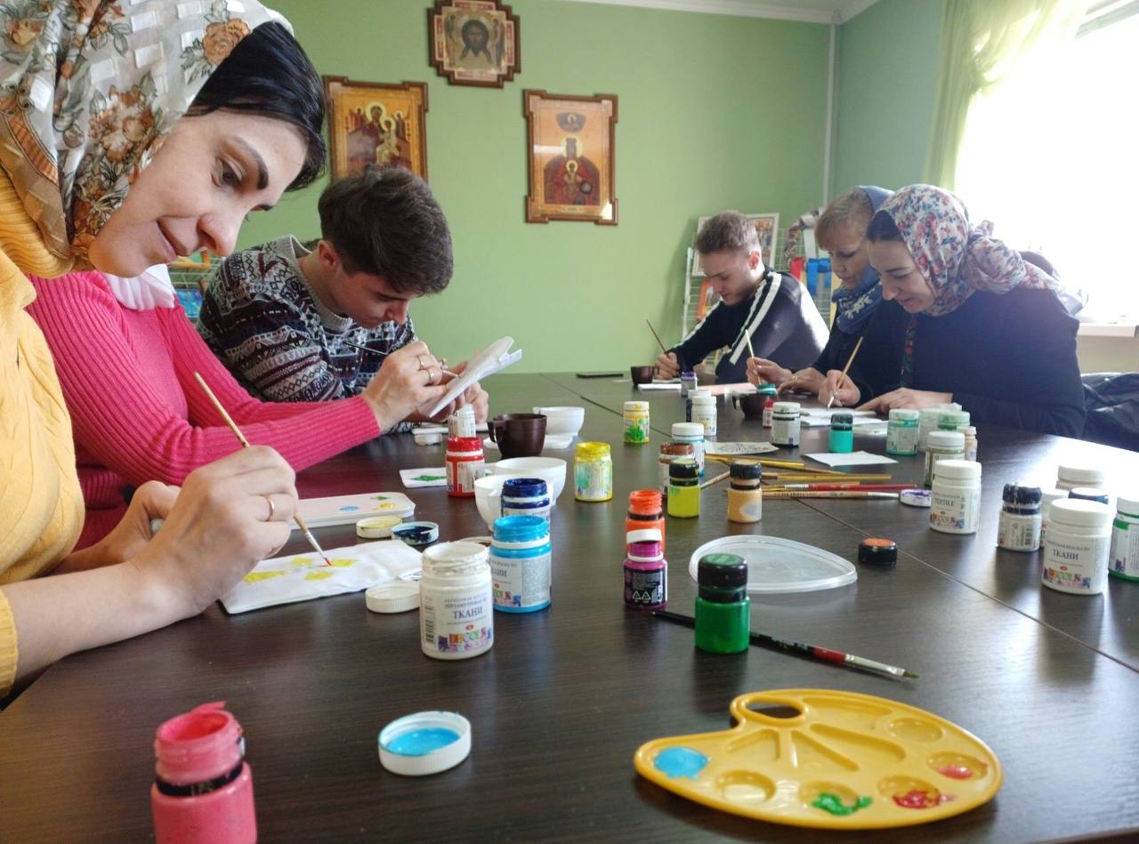 УПЦ провела у різних регіонах благодійні ярмарки на підтримку ЗСУ фото 4