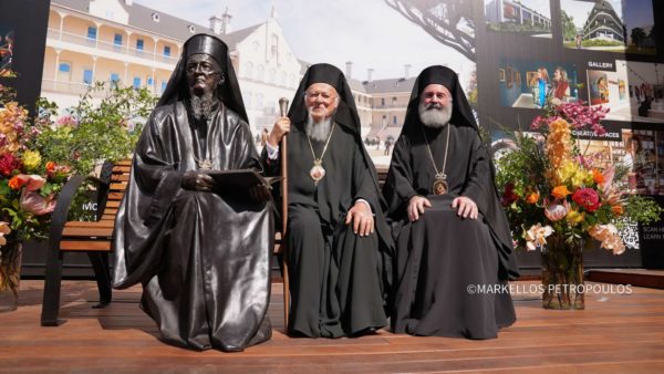 Патріарх Варфоломій відкрив власну статую в Австралії - фото 1