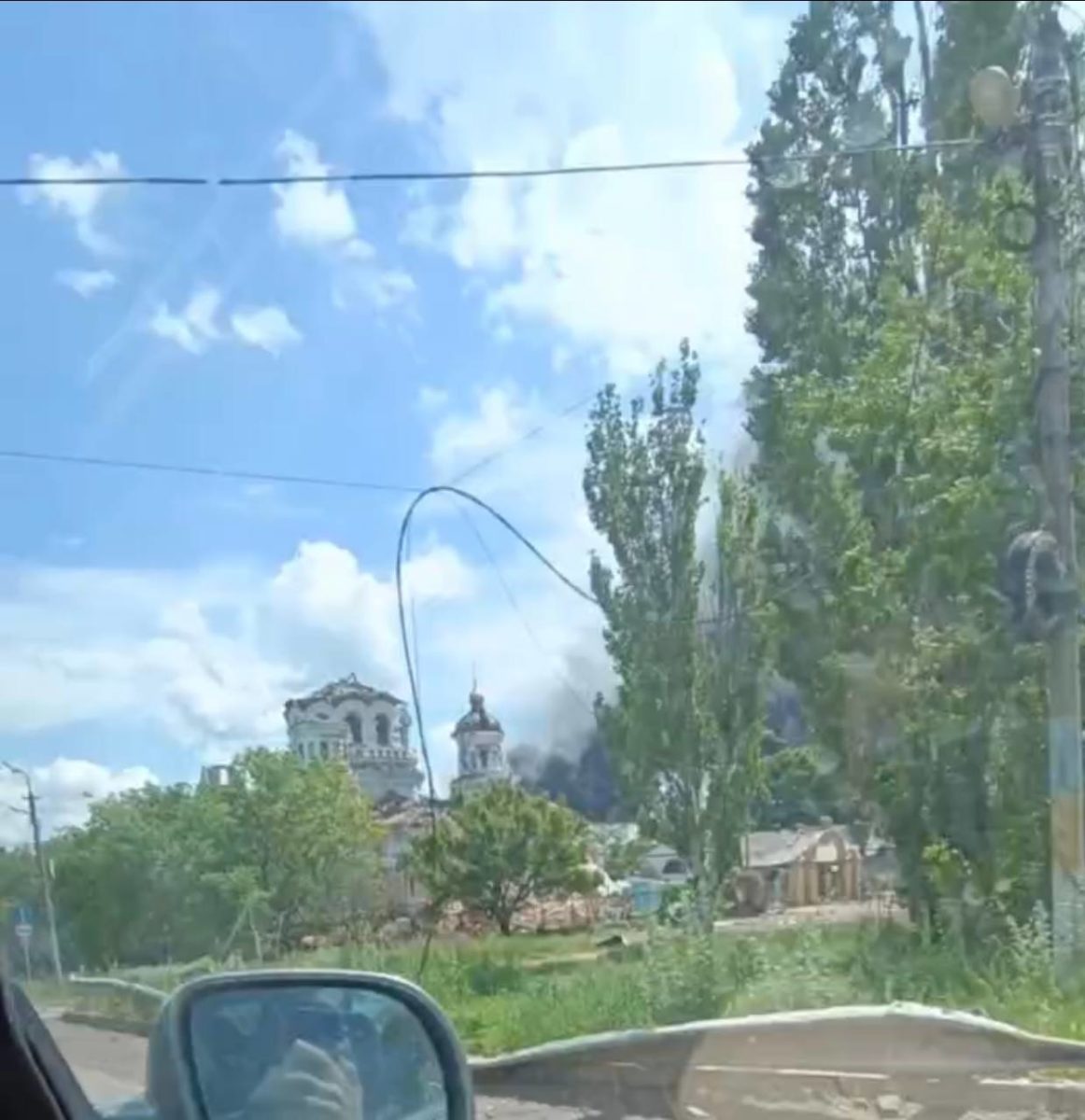 В Новоэкономическом обстрелами РФ разрушен храм УПЦ Рождества Богородицы фото 1