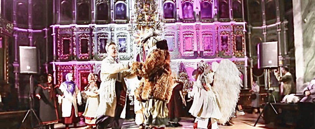 Performers dancing in front of holy relics in Chernihiv&rsquo;s Holy Trinity Cathedral. Photo: UOC