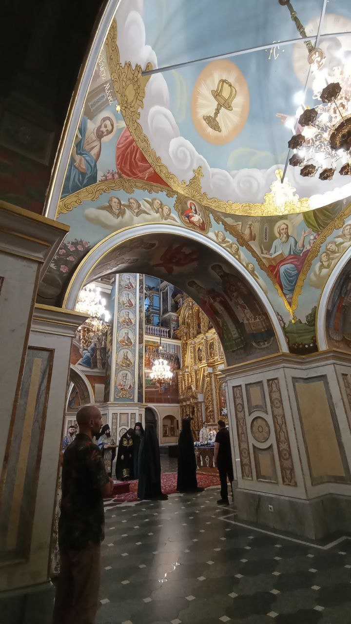 <em>Golul răsunător: de ce bisericile Bisericii Ortodoxe a Ucrainei (PCU) rămân fără enoriași</em> - o fotografie 3