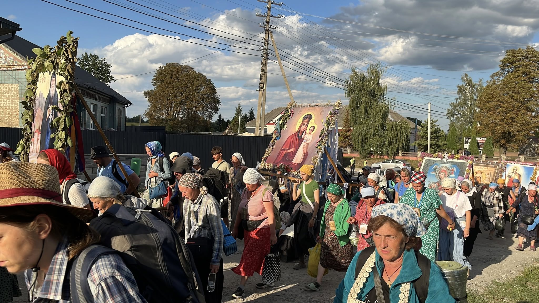 Pochaiv procession as a popular referendum on faith фото 4